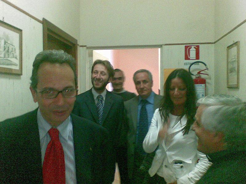 071020082653.jpg - IL PRESIDENTE VISITA GLI AMBULATORI MEDICI DEL CENTRO